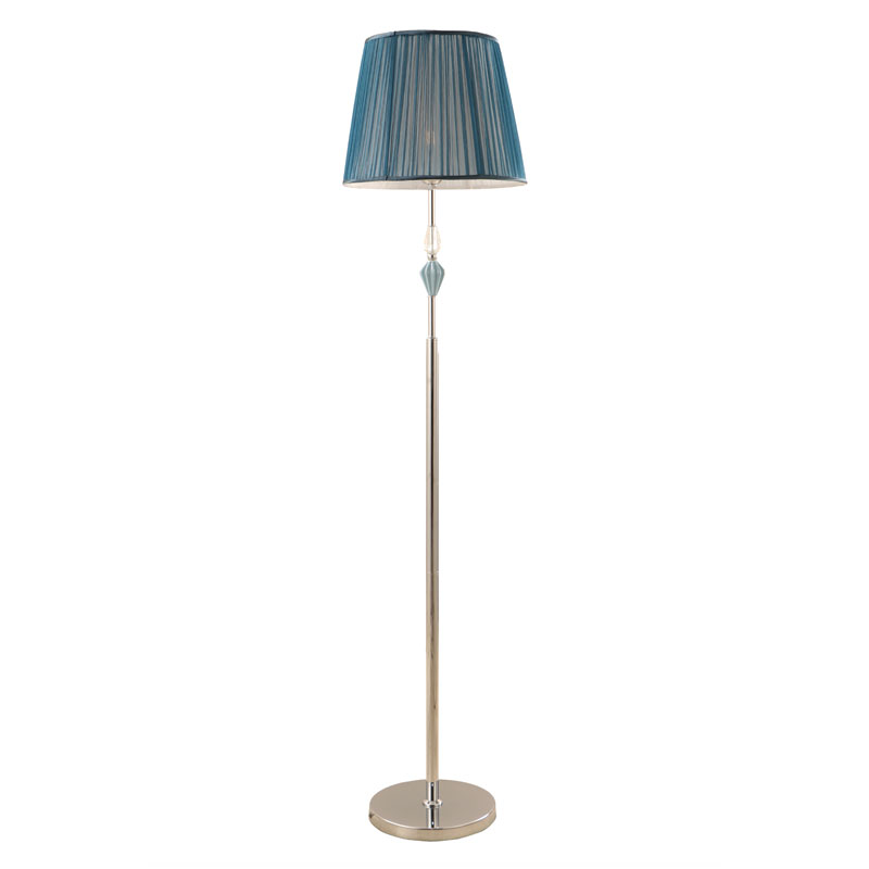 É seguro deixar uma luminária de chão de tecido plissado acesa a noite toda?